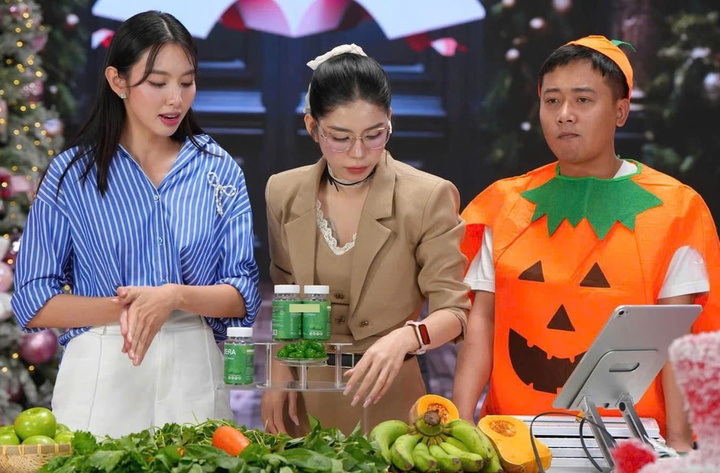 Hoa hậu Thuỳ Tiên, Hằng Du Mục và Quang Linh Vlogs trong clip quảng cáo kẹo Kera.