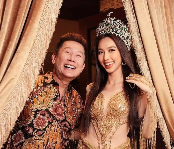 Ông Nawat, Chủ tịch Miss Grand International từng tiết lộ Thuỳ Tiên rất giàu.