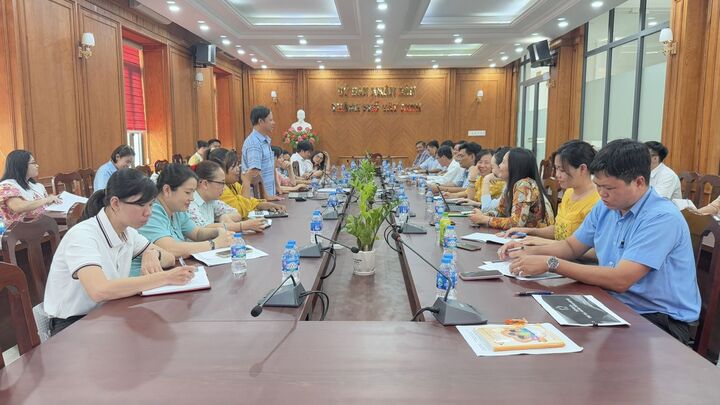 Thành phố Tây Ninh tổ chức tập huấn chuyên môn, nghiệp vụ kiểm soát thủ tục hành chính cho lãnh đạo các cơ quan chuyên môn, công chức tham mưu cải cách hành chính, công chức phụ trách bộ phận Một cửa, công chức phụ trách công nghệ thông tin 10 phường, xã của thành phố.