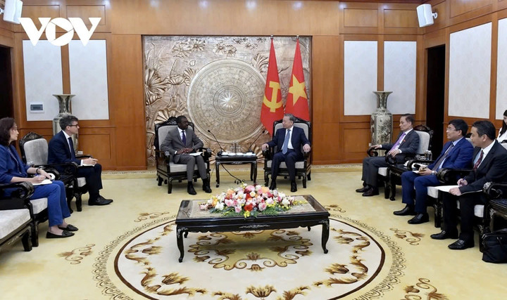 Quang cảnh buổi tiếp.