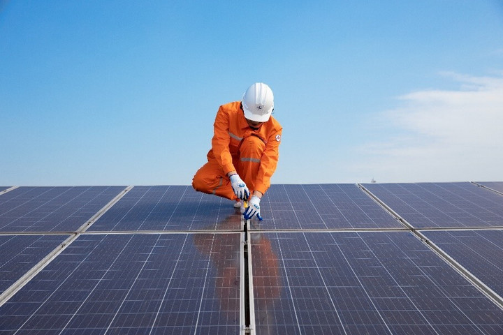 Lắp đặt hệ thống pin mặt trời giúp cơ quan giảm nhiều chi phí, chủ động nguồn điện.