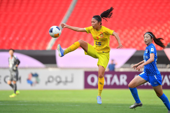 Trực tiếp bóng đá nữ TP.HCM 0-2 Wuhan Jiangda: Thùy Trang vào sân - 1