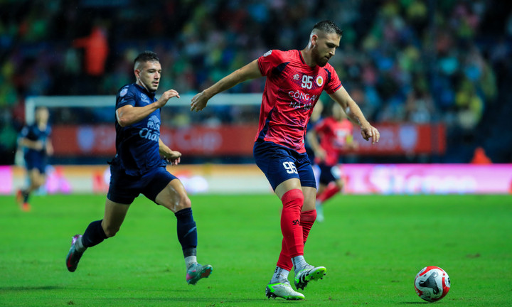 CLB Công an Hà Nội đối mặt với sức ép lớn từ đối thủ.