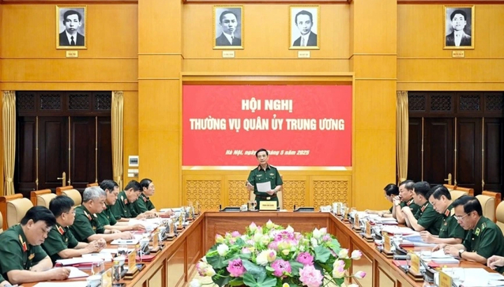 Đại tướng Phan Văn Giang chủ trì hội nghị.