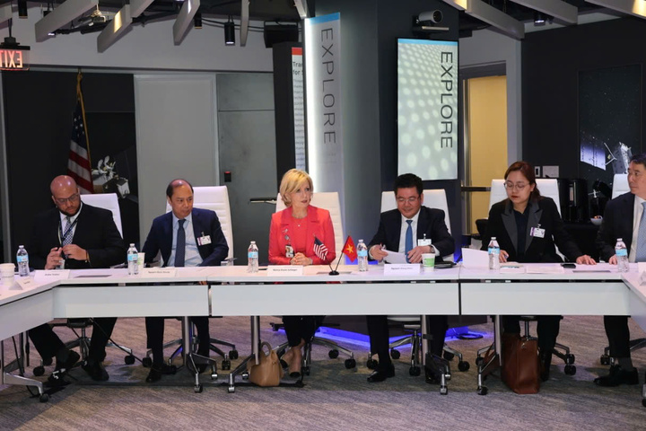 Việt Nam hợp tác với doanh nghiệp hàng đầu Mỹ về năng lượng, hàng không, vũ trụ