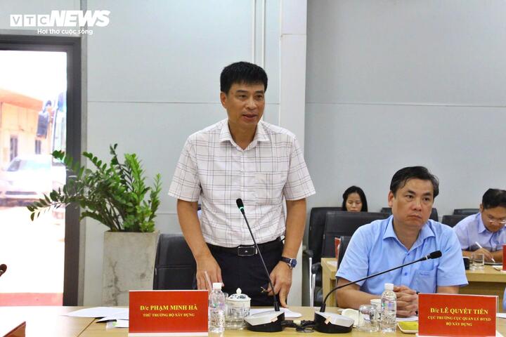 Thứ trưởng Phạm Minh Hà yêu cầu ACV chỉ đạo nhà thầu tăng cường tuyển dụng nhân sự phục vụ thi công.