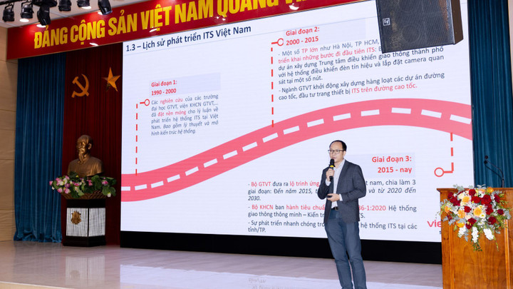 Ông Đào Xuân Trường - Đại diện Viettel Solutions - giới thiệu Hệ thống Giao thông Thông minh ITS. (Nguồn: Viettel)