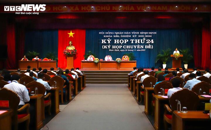Quang cảnh Kỳ họp thứ 24 (kỳ họp chuyên đề) của HĐND tỉnh Bình Định.