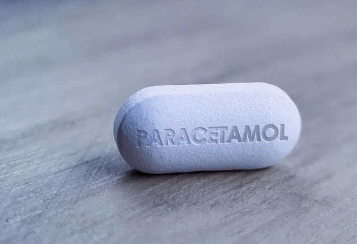 Cấp cứu trong đêm sau khi uống 20 viên paracetamol
