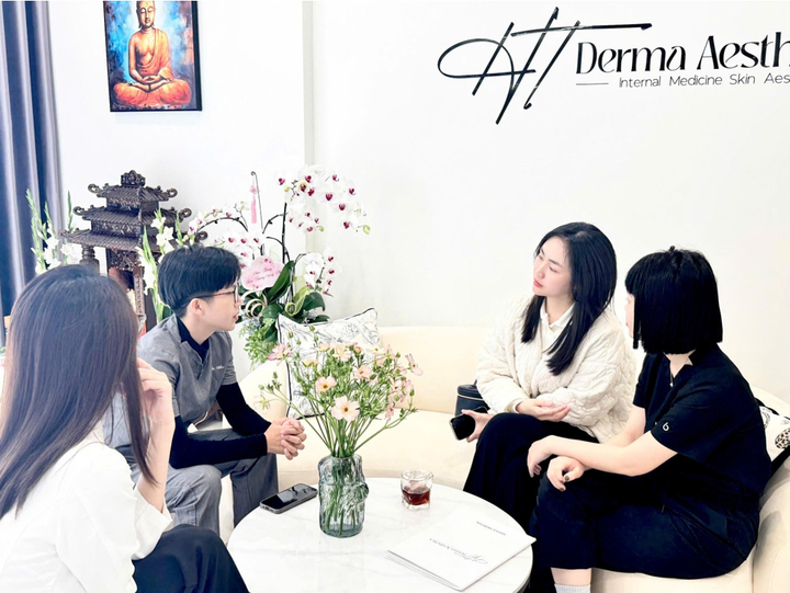 Đội ngũ chuyên nghiệp tư vấn liệu trình phù hợp cho khách hàng.