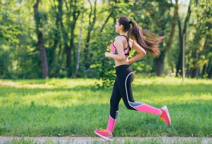 Chạy bộ quá sức có bị suy thận?