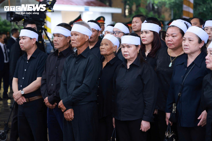 Lễ Quốc tang nguyên Chủ tịch nước Trần Đức Lương - 27