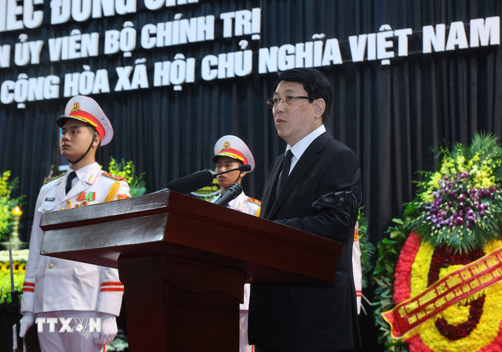 Chủ tịch nước Lương Cường, Trưởng Ban Lễ tang đọc Lời điếu. (Ảnh: TTXVN)