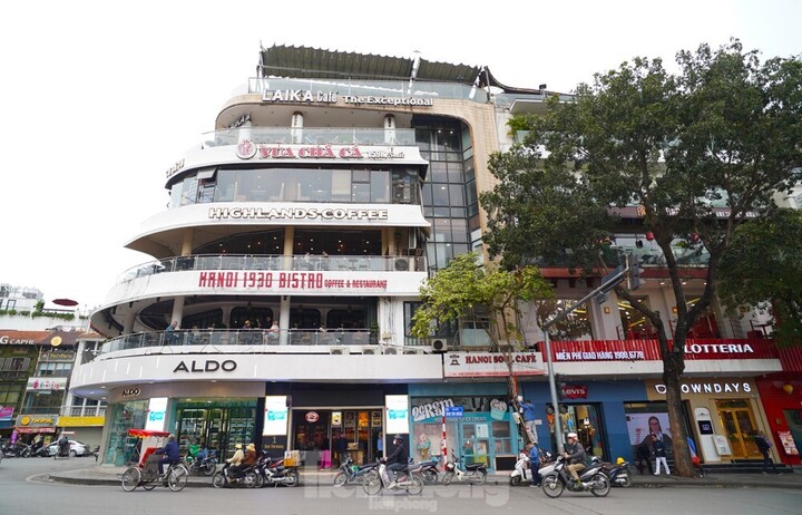 Công trình Hàm cá mập.