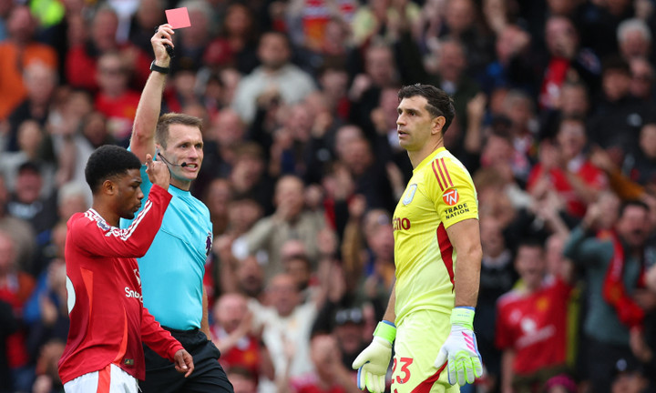 Aston Villa tổn thất nặng. (Ảnh: Reuters)