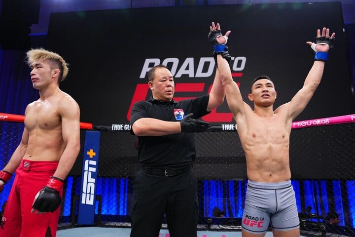 Nghiêm Văn Ý cách UFC 2 chiến thắng.