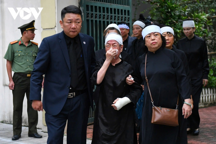 Lễ an táng nguyên Chủ tịch nước Trần Đức Lương tại Quảng Ngãi - 24