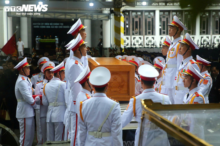 Lễ an táng nguyên Chủ tịch nước Trần Đức Lương tại Quảng Ngãi - 29