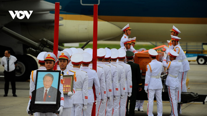 Lễ an táng nguyên Chủ tịch nước Trần Đức Lương tại Quảng Ngãi - 14