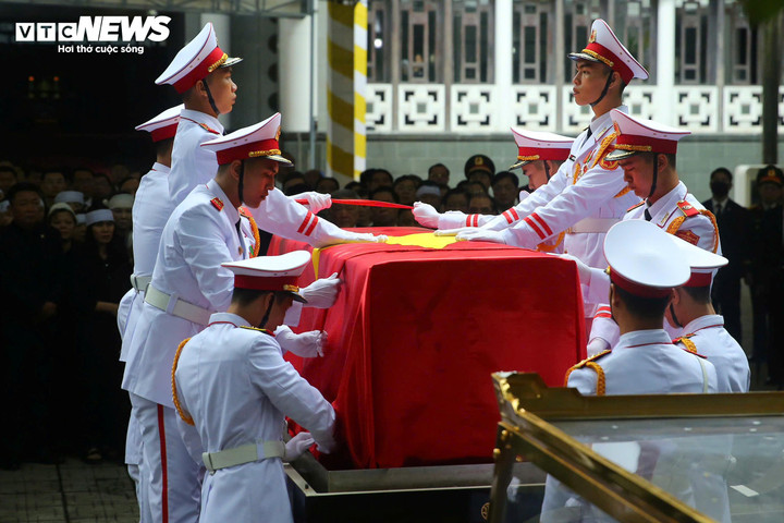 Lễ an táng nguyên Chủ tịch nước Trần Đức Lương tại Quảng Ngãi - 30