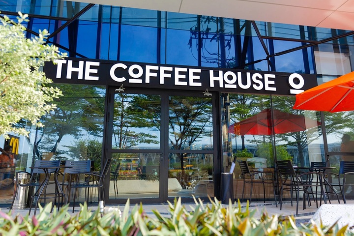 The Coffee House nói lý do bịt ổ điện
