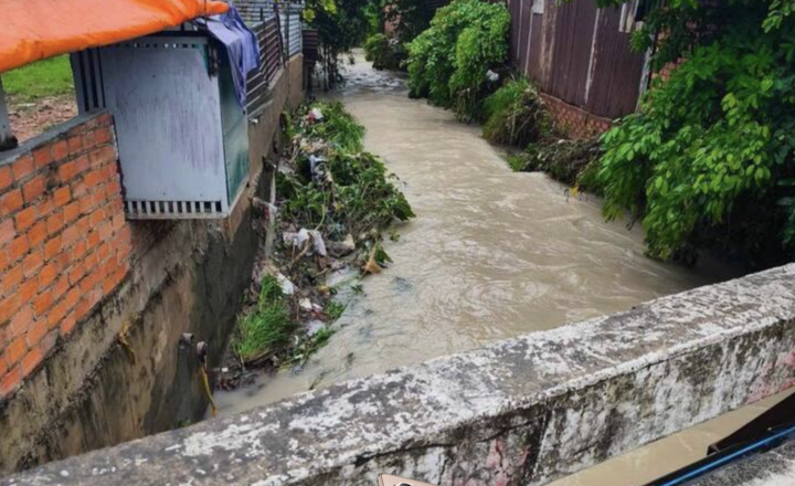 Khu vực nơi bé gái bị nước cuốn trôi.