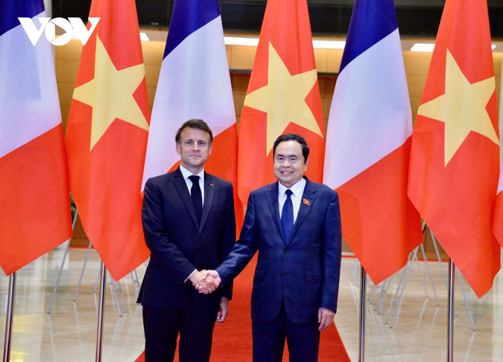 Chủ tịch Quốc hội Trần Thanh Mẫn hội kiến Tổng thống Cộng hòa Pháp Emmanuel Macron