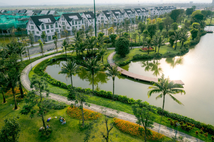 Eco Central Park có 50ha diện tích cây xanh, mặt nước.