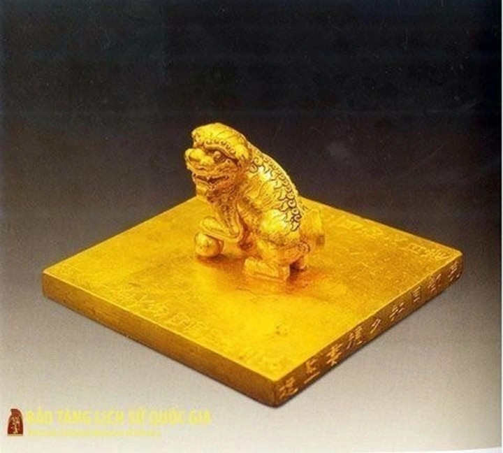 Ấn vàng "Đại Việt Quốc Nguyễn chúa Vĩnh trấn chi bảo".
