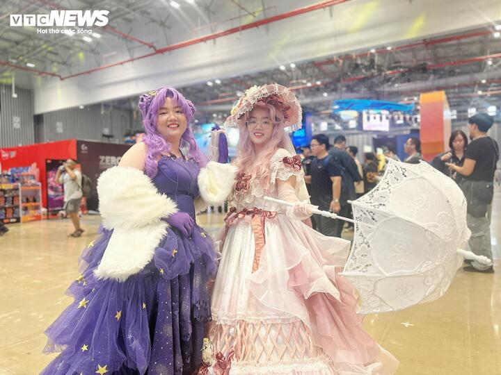 Phuong Anh y Phuong Mai son hermanas gemelas. Las dos jóvenes llevan 2 años persiguiendo su pasión por el cosplay con el