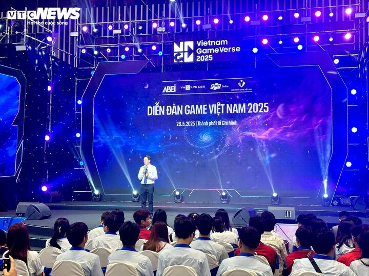 Le Vietnam Game Forum attire l'attention des agences de gestion, des entreprises de développement de jeux, des experts de premier plan, des professeurs et des étudiants des universités qui se forment dans ce domaine. (Photo : Manh Hung)