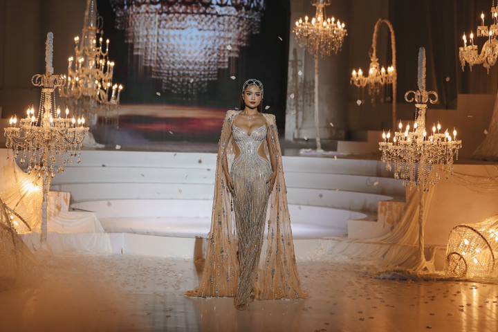 Hoa hậu Ngọc Châu gây chú ý khi diện váy cưới xuyên thấu - 4