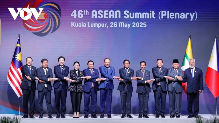 Thủ tướng Phạm Minh Chính cùng các nhà lãnh đạo bắt đầu các hoạt động trong khuôn khổ Hội nghị Cấp cao ASEAN lần thứ 46 và các hội nghị cấp cao liên quan.