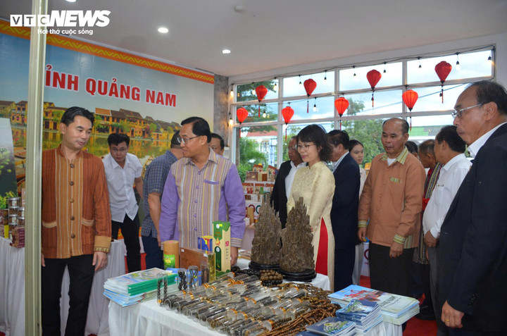 Tỉnh Quảng Nam tham dự Hội chợ Thương mại - Du lịch Sekong 2025 với các sản phẩm từ trầm hương.