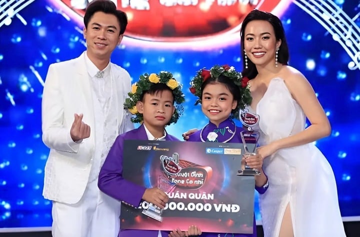 Nguyen Quoc Linh ist der Champion von „Duet Dinh Ca Nhi 2019“.