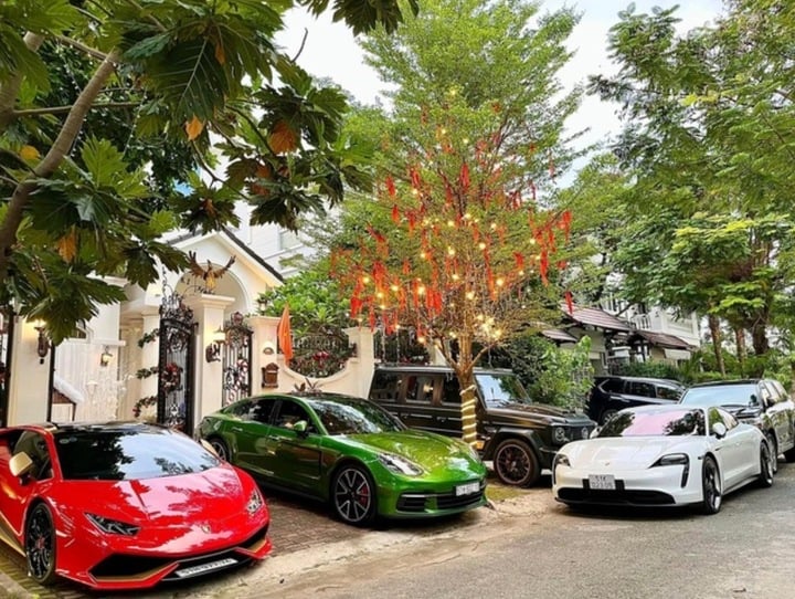 Hai vợ chồng sở hữu nhiều siêu xe.