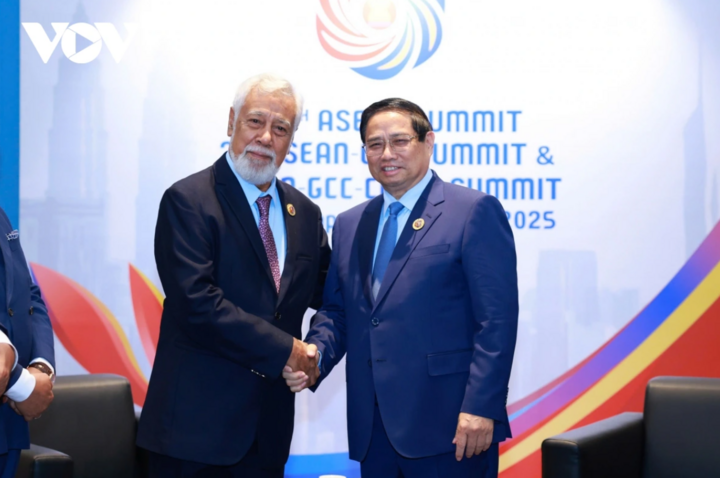 Thủ tướng Phạm Minh Chính đã có cuộc gặp với Thủ tướng Timor-Leste Xanana Gusmao trong khuôn khổ chuyến thăm chính thức Malaysia và tham dự Hội nghị Cấp cao ASEAN lần thứ 46 và các hội nghị Cấp cao liên quan khác tại Kuala Lumpur.