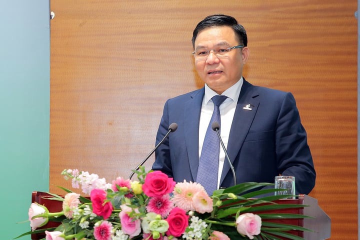 Chủ tịch HĐTV Petrovietnam Lê Mạnh Hùng khẳng định, việc hợp tác toàn diện giữa Petrovietnam và Tập đoàn Hòa Phát sẽ tạo ra một bước tiến chiến lược trong sự phát triển của hai tập đoàn.
