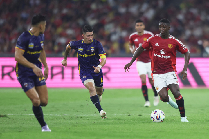 Man Utd và ASEAN All-Stars tạo ra thế trận ngang ngửa. (Ảnh: Reuters)