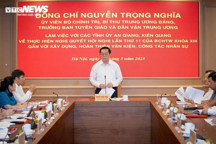 Trưởng Ban Tuyên giáo và Dân vận Trung ương Nguyễn Trọng Nghĩa chủ trì cuộc làm việc.
