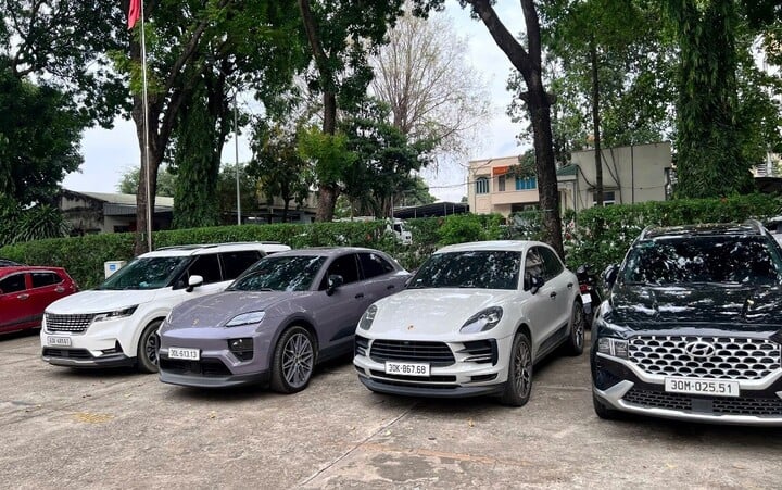 Tang vật, phương tiện hoạt động của nhóm nghi phạm bị tạm giữ trong chuyên án.