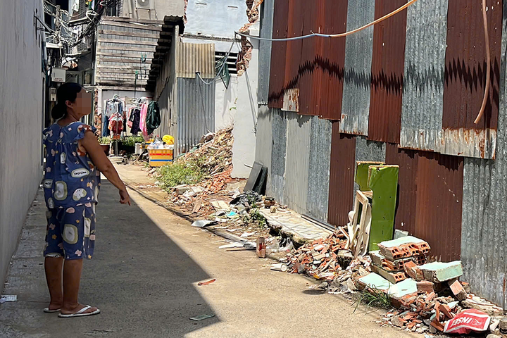 Vị trí phát hiện thi thể bà T. được quấn trong chăn, mền. (Ảnh: B.T)