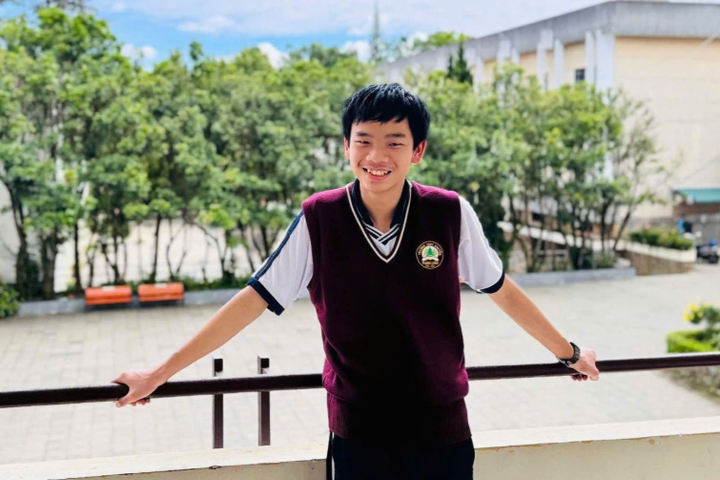 Đặng Huy Hậu giành huy chương bạc ở kỳ thi Olympic Tin học châu Á năm 2025 với lời giải một bài được đánh giá "rất độc đáo". (Nguồn ảnh: Châu Trân)