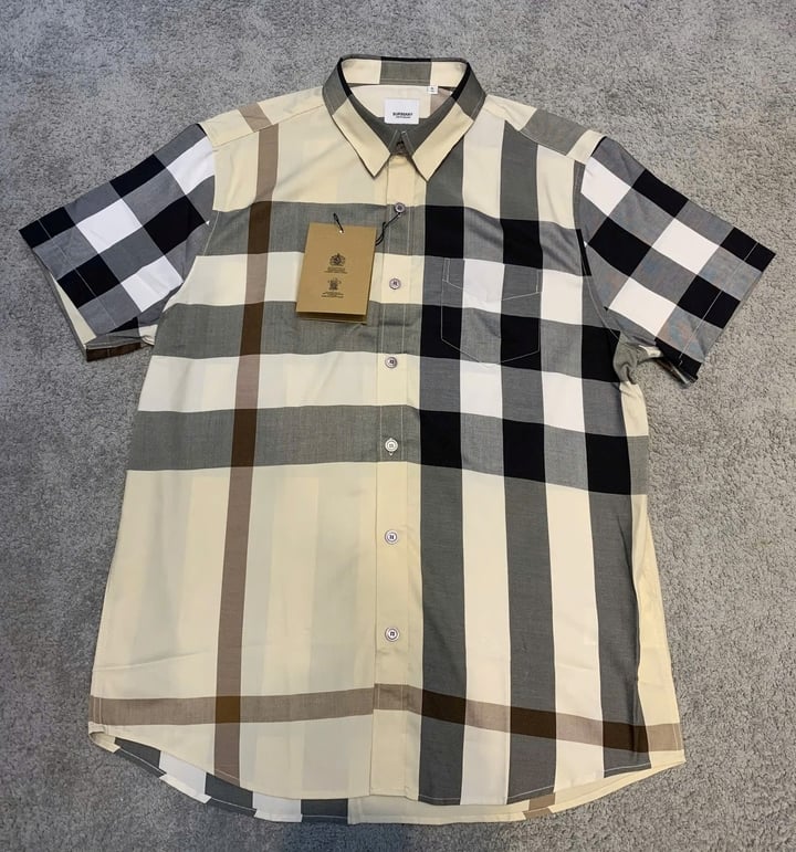 Chiếc áo sơ mi giả thương hiệu Burberry được rao bán với giá 1,2 triệu đồng. (Ảnh: Đại Việt)