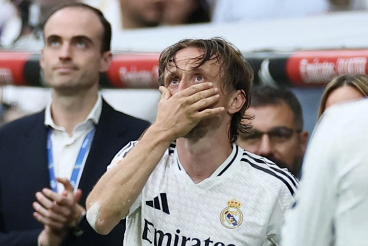 Modrić nghẹn ngào trong khoảnh khắc chia tay sân vận động Bernabeu (ngày 24/5).