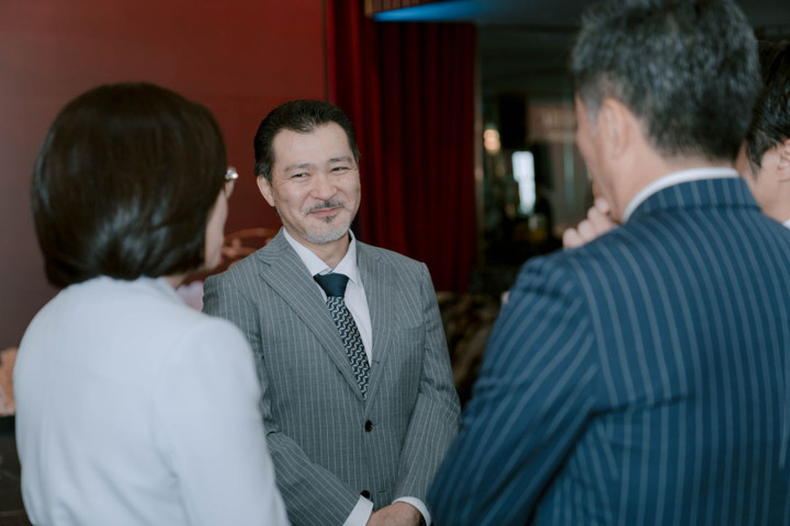 Bếp trưởng Yuzuru Okamoto phụ trách nhà hàng Ukai tại Ascott Tây Hồ Hà Nội sở hữu 18 năm kinh nghiệm tại Ukai.