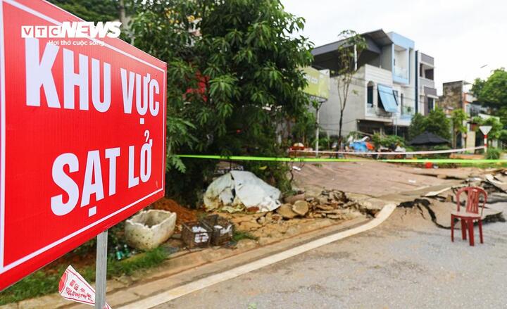 Mưa lớn trút xuống nhiều khu vực trên cả nước, hàng loạt địa phương nguy cơ xảy ra lũ quét, sạt lở. (Ảnh minh hoạ: Viên Minh)