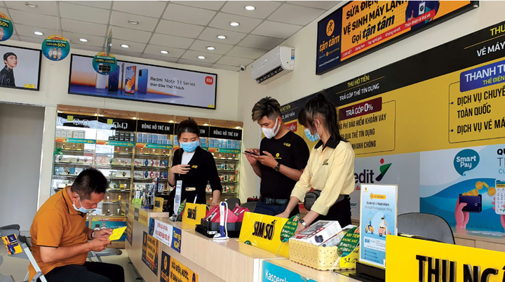 Sở dĩ hơn 3.000 cửa hàng Thế Giới Di Động được gọi là “mạng lưới ATM mở rộng” là nhờ khả năng cung cấp dịch vụ tài chính nhanh chóng, linh hoạt và dễ tiếp cận.