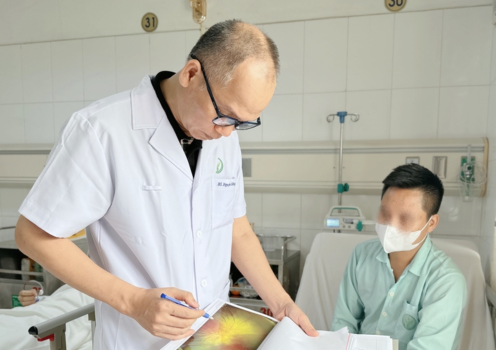 Mù mắt sau 3 mũi tiêm filler xoá nhăn trán