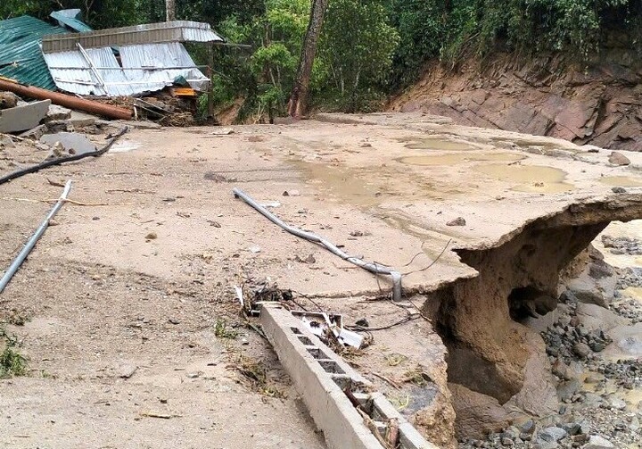 Tại huyện Tương Dương, lũ quét xảy ra tại các xã Nhôn Mai, Hữu Khuông...